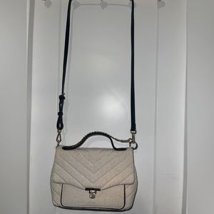 NEW WITHOUT TAGS Crossbody beige purse, Brand “A new day”
